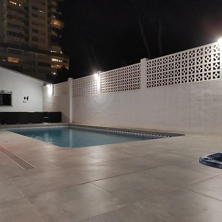 Villa Con Piscina A Un Paso De La Playa Benidorm Eksteriør bilde