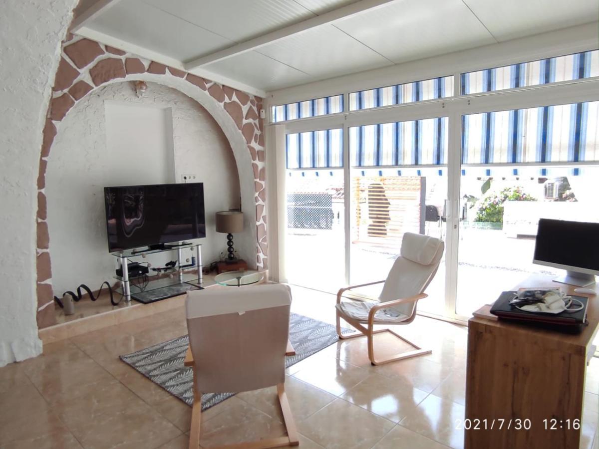 Villa Con Piscina A Un Paso De La Playa Benidorm Eksteriør bilde